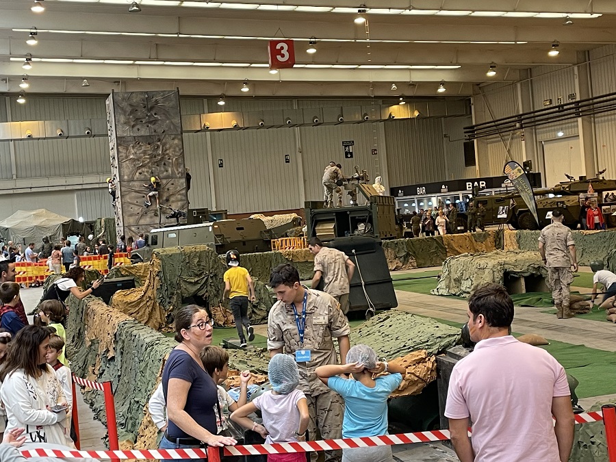 Feria General ha recibido hoy a miles de visitantes, en un ambiente festivo y lleno de actividades