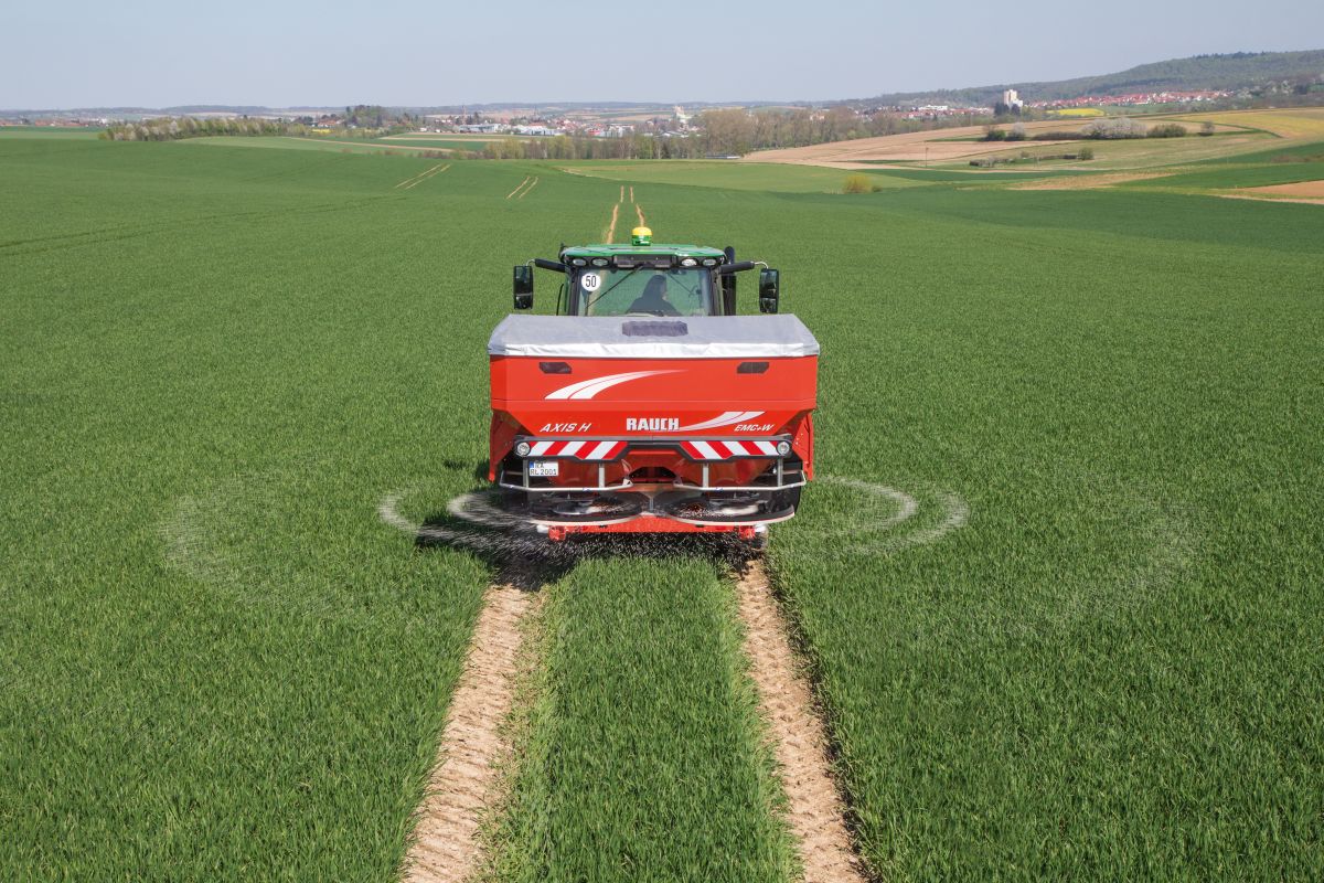 Sistema hillcontrol para las abonadoras de doble disco AXIS y AXENT, en el trabajo con fuertes pendientes