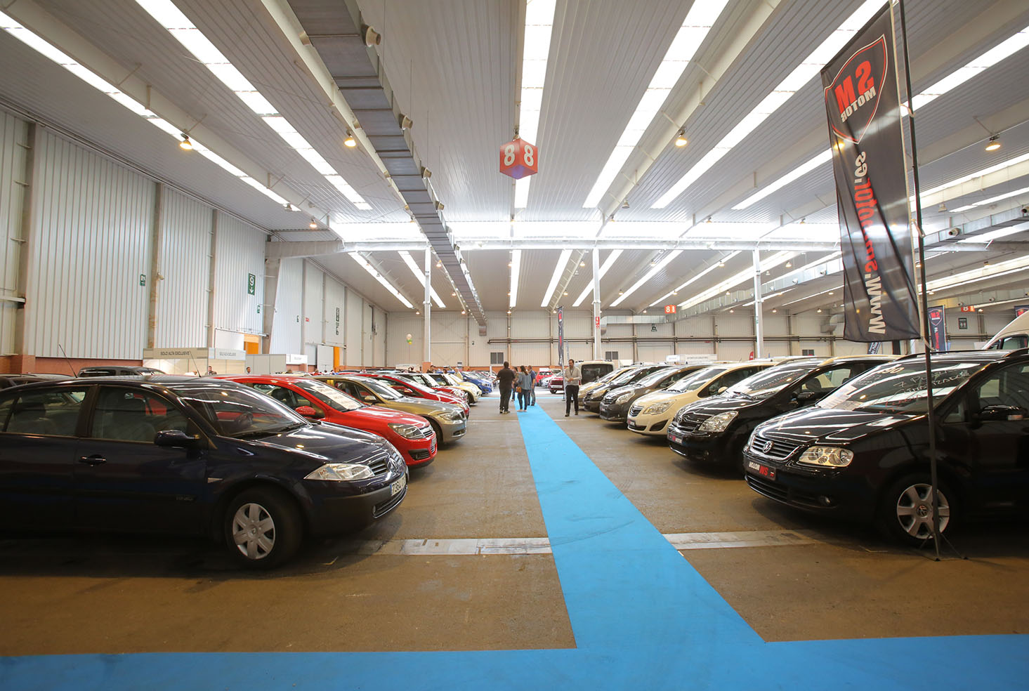 La amplia y variada oferta y la intensa actividad comercial, con mas de 400 vehiculos vendidos, marcan la tercera jornada de STOCK CAR 